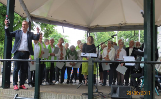 'Mijn Speeldoosje' in de muziektent op de Brink